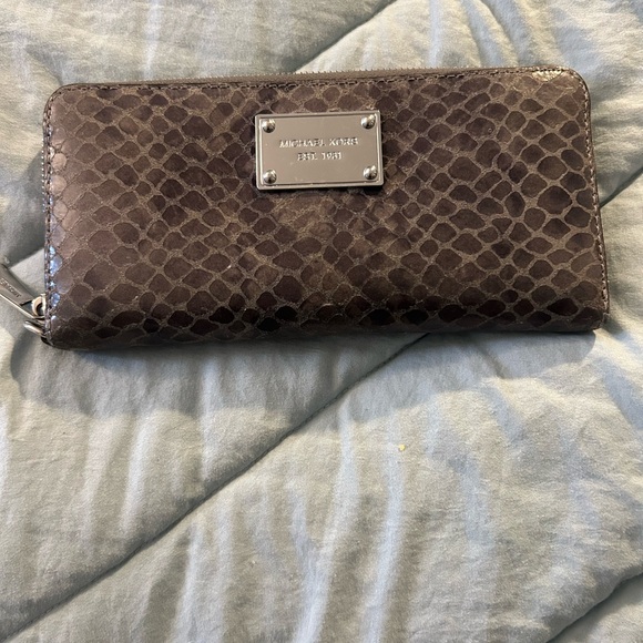 Michael Kors Handbags - Michael Kors Gray Snake Print Wallet